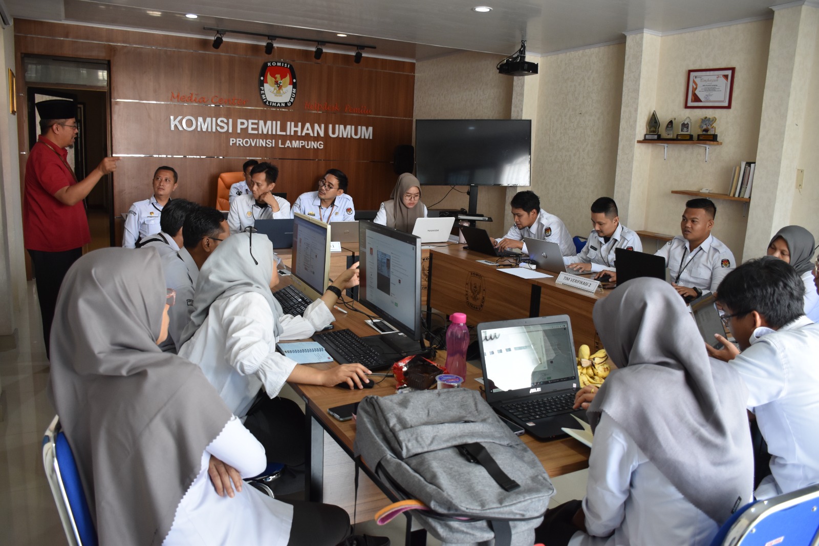 Verifikasi Bakal Calon Anggota DPRD dan DPD